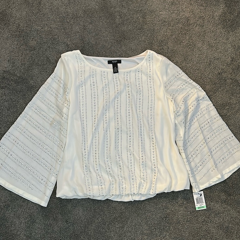Alfani “Clear Skies” petite size 8P “Cloud” embellished top